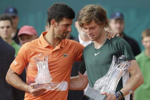 西蒙斯与费 西蒙斯与费